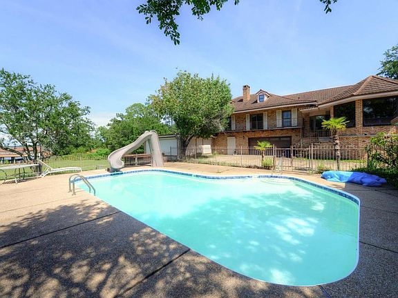 4th image of 1304 Cove Ave