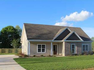 106 Meadowlark Ln, Lucedale, MS 39452