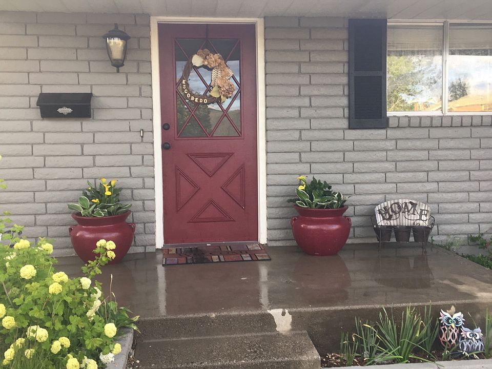 2nd image of 1912 Camille Dr