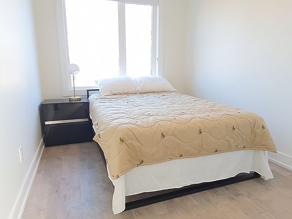 4th image of 106 Lappin Ave #5