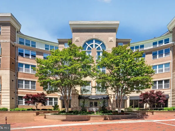 12000 Market St APT 266, Reston, VA 20190