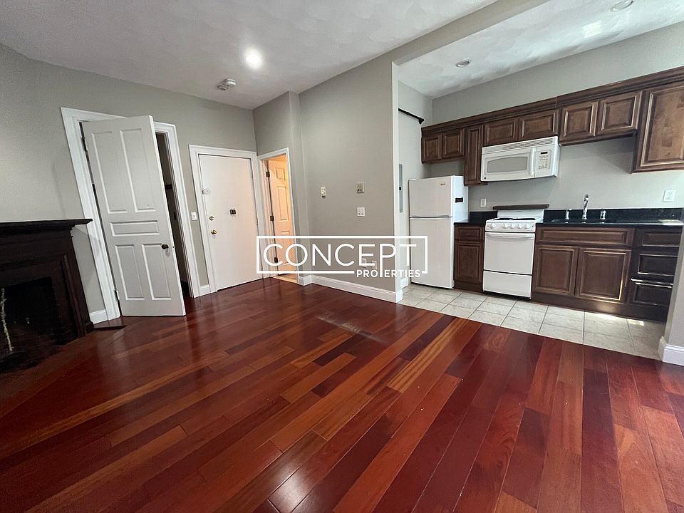1st image of 250 Newbury St #1R