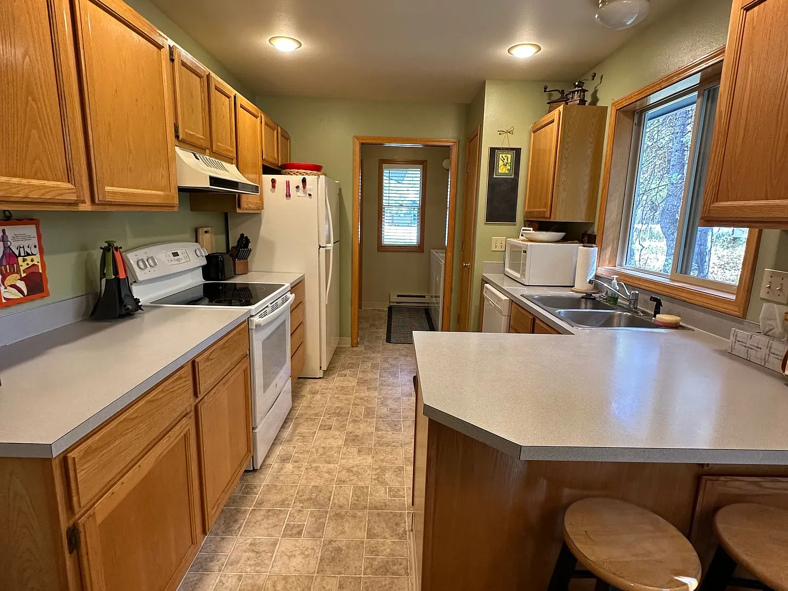 4 bed, 1520 sqft, $2,150 — Photo 3