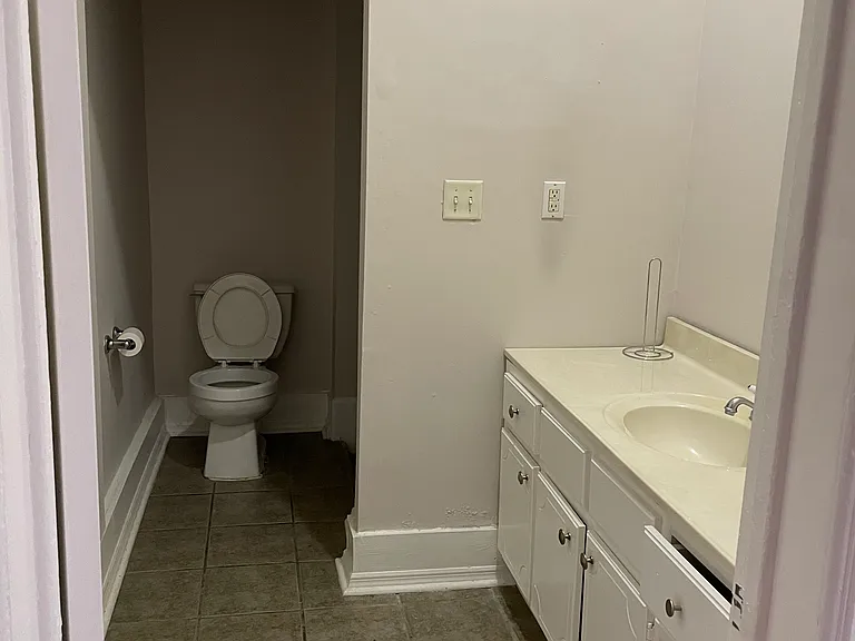 403 E Duffy St #B — Photo 6