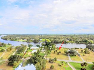 443 Caloosa Estates Dr, Labelle, FL 33935