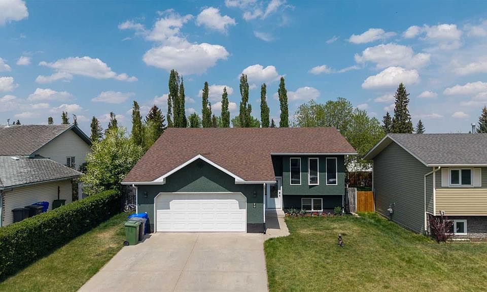 1st image of 38 NE Balsam Cres