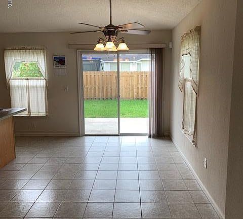 5th image of 348 Bostwick Cir