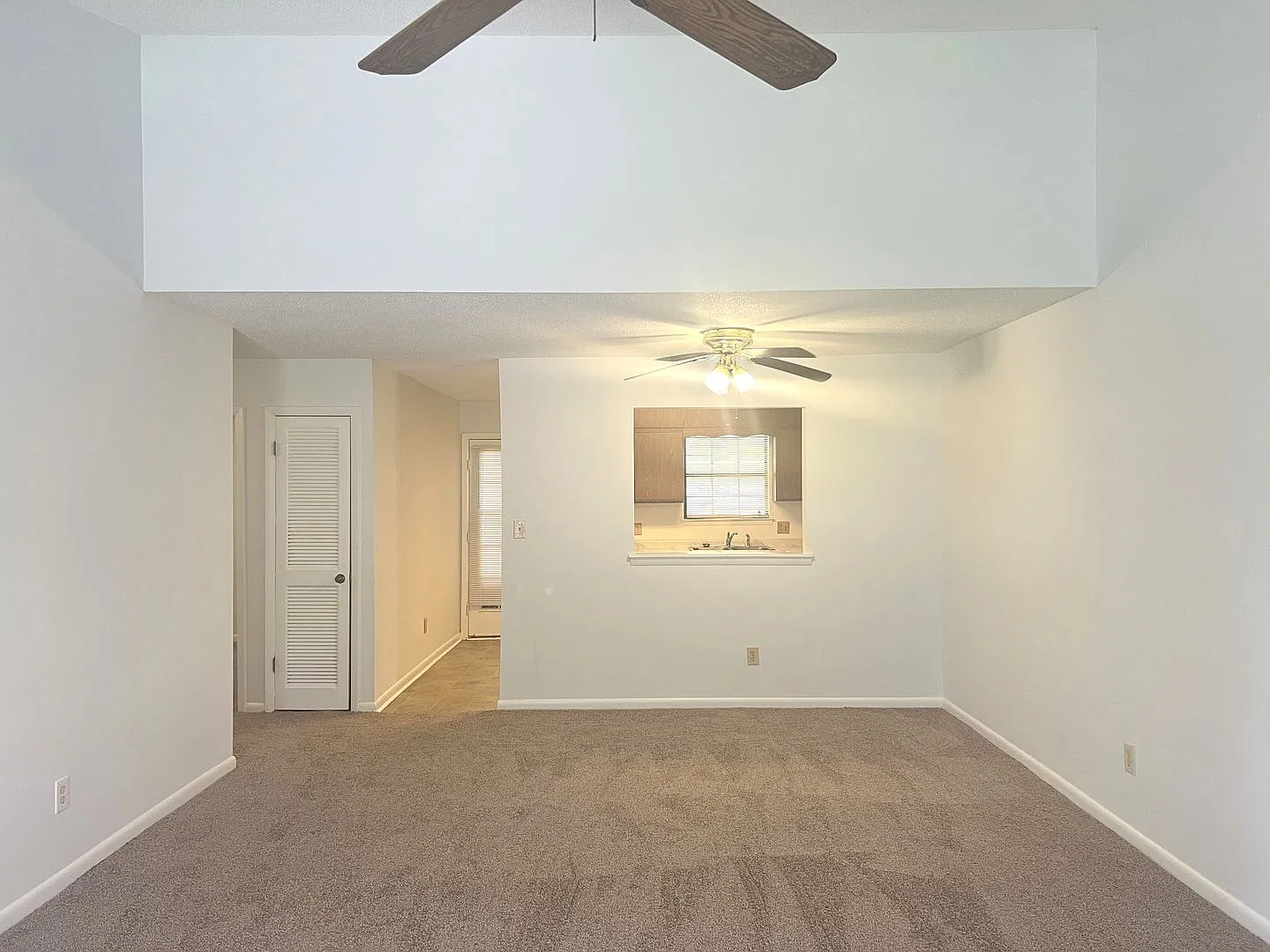 Remodeled Condo Near RAFB — Photo 2
