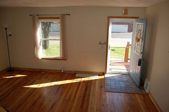 3rd image of 3011 Pleasant Dr