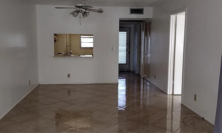 9340 Lagoon Pl #302 — Photo 3