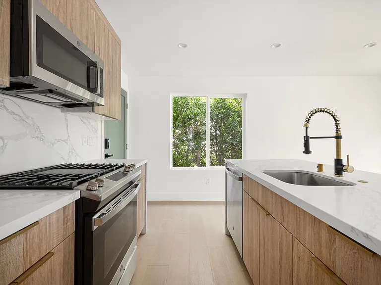 532 3/4 N Spaulding Ave — Photo 7