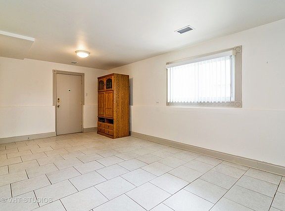 5th image of 3817 Emerson Dr