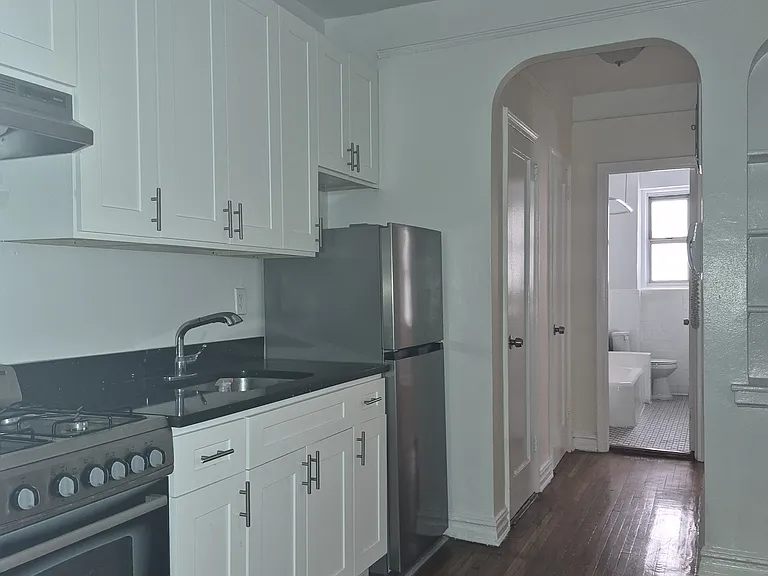 65-41 Saunders St #K — Photo 1