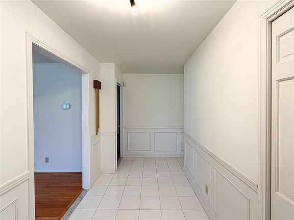 5th image of 487 Jackson Park Dr