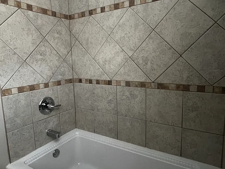 Marian Dr — Photo 9