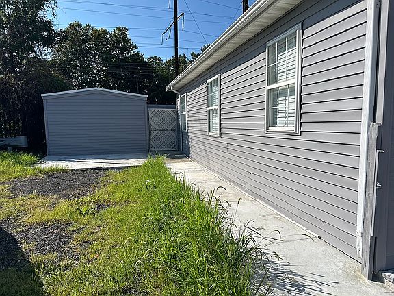 3rd image of 2117 Old Orems Rd