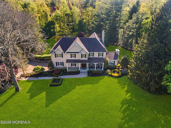 3rd image of 16 Woodhollow Road