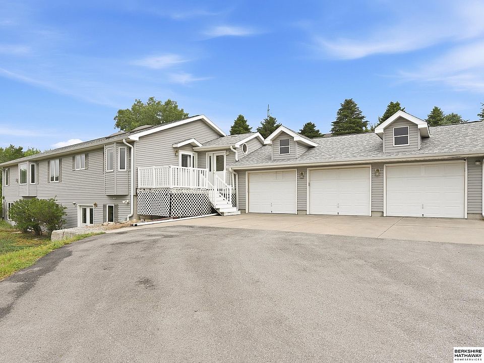 1st image of 36712 Oakmont Dr