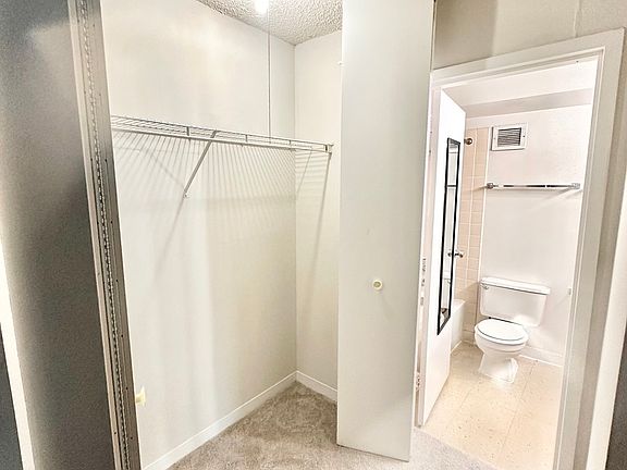 5th image of 200 N Dearborn St Unit 2005