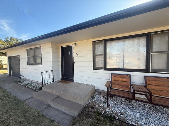 3rd image of 609 Adams St