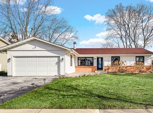 38 Lancaster Ave, Elk Grove Village, IL 60007