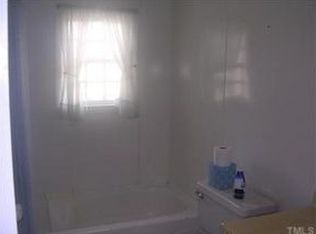 225 W Stallings St, Clayton, NC 27520