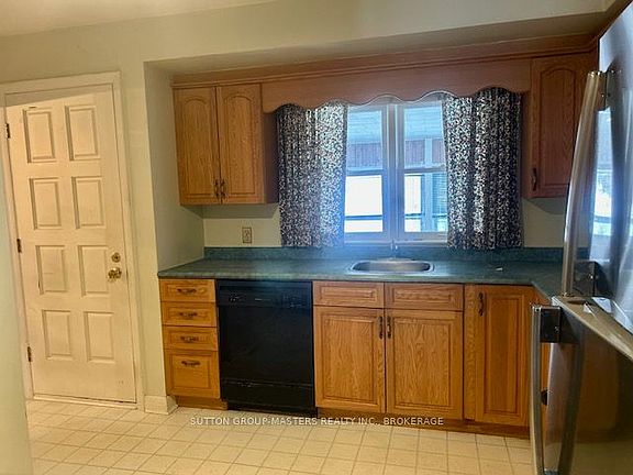 4th image of 323 Meadowcrest Rd