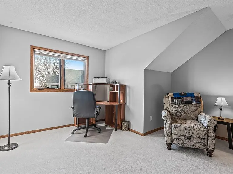 13504 Parkwood Dr — Photo 4