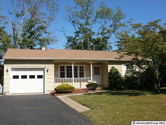 2nd image of 9 Edinburgh Dr