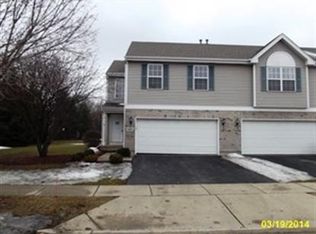 2461 Amber Ln, Elgin, IL 60123