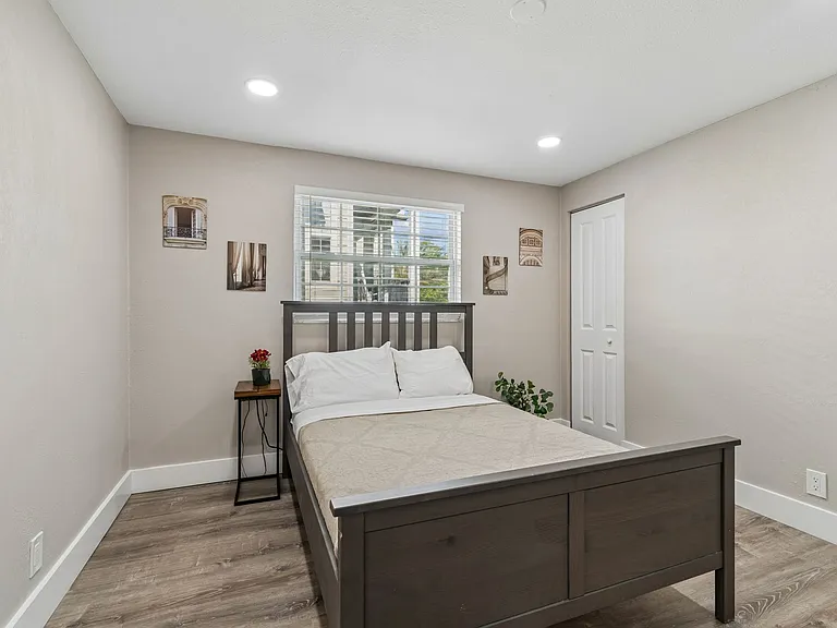 4906 W Cleveland St — Photo 29