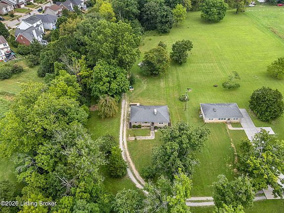 3rd image of 9523 Fern Creek Rd