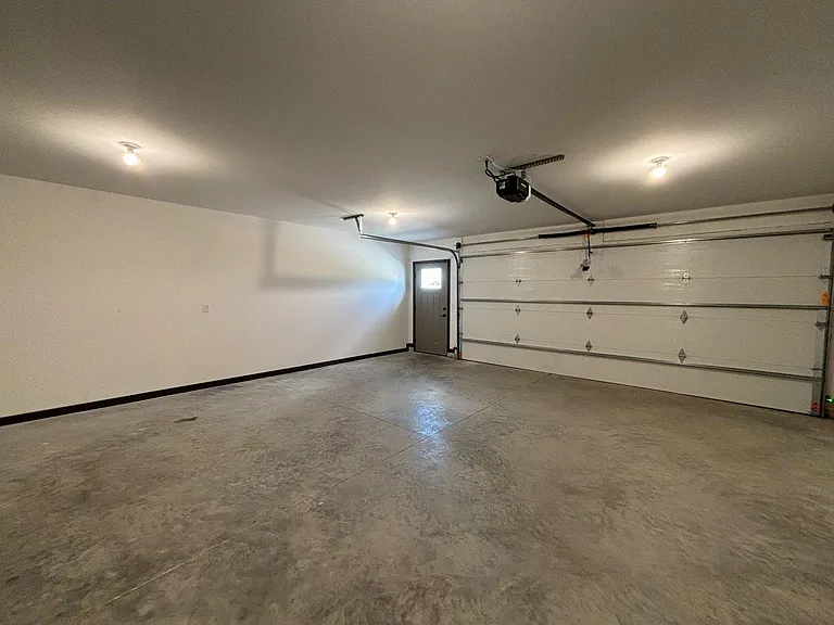 WestSide Apartments — Photo 16