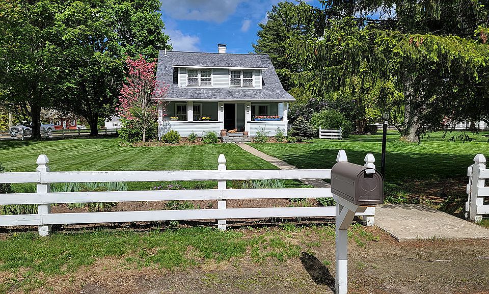 Front (22 Courthouse Rd)