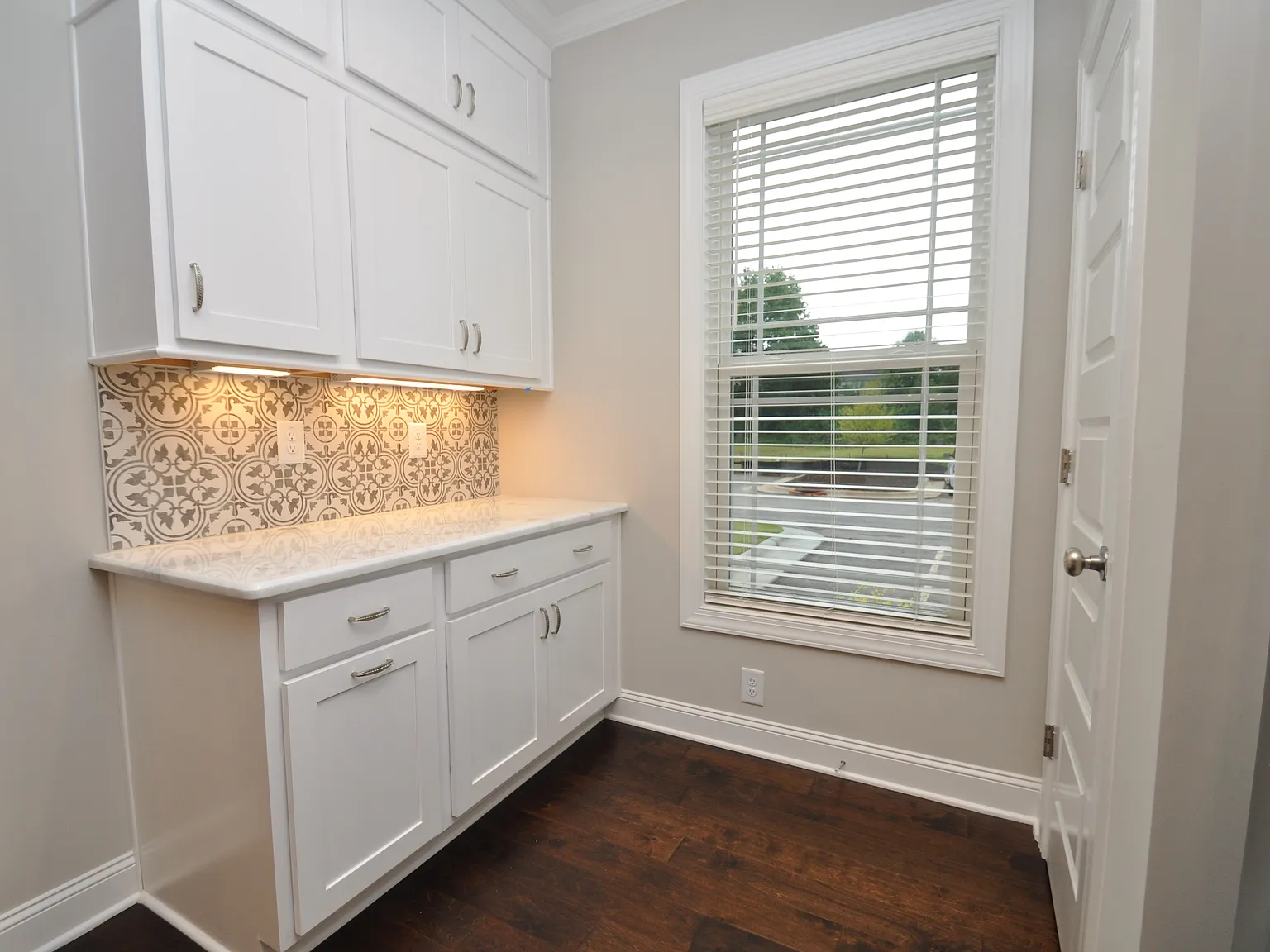 Gorgeous Luxury Apex Townhome Available Immediately — Photo 4