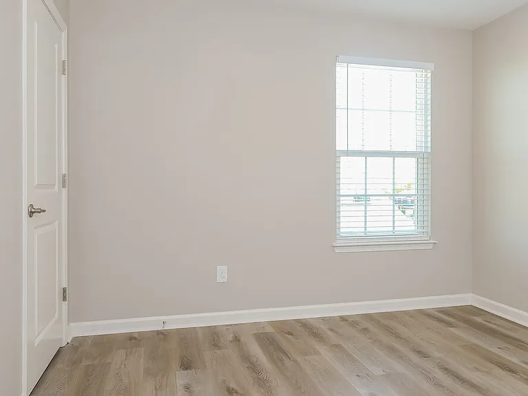 2212 Ambergate Dr — Photo 12