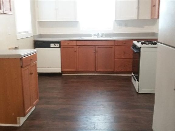 2nd image of 319 Hettie St