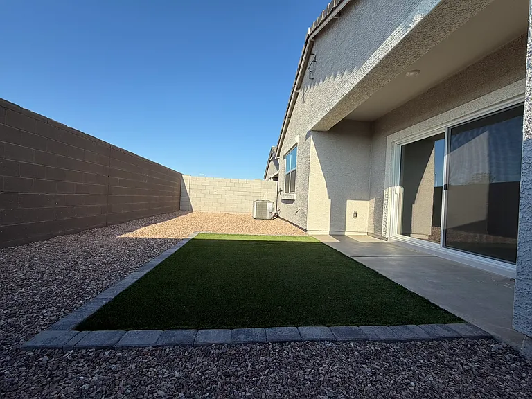 2702 W Shepperd Ave — Photo 28