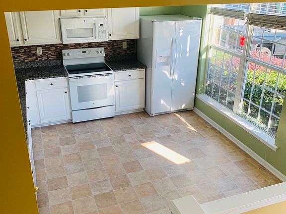 4th image of 3957 Katherine Way