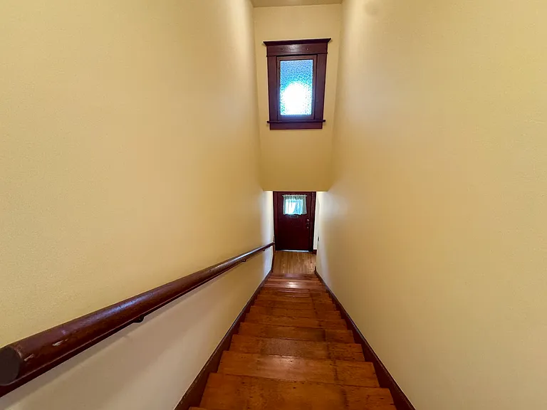 1123 Marion Ave — Photo 52