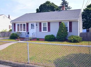 29 Elmcrest Dr, Pawtucket, RI 02861