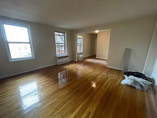 4th image of 3625 Parsons Blvd APT 3j