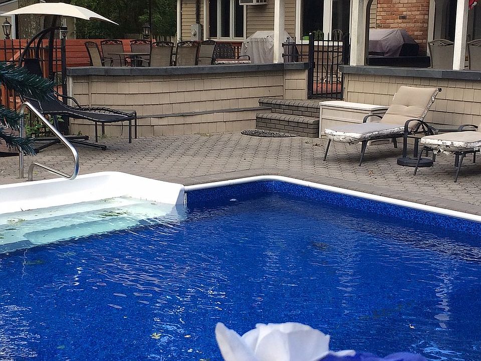 1st image of 18 Ivy Hill Dr