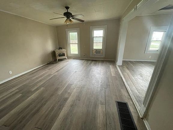 5th image of 102 S Arthur St