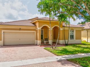 1422 NE 40th Rd, Homestead, FL 33033