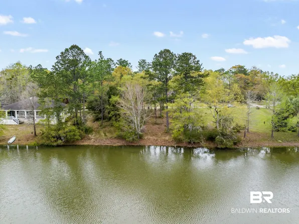712 Northshore Dr, Bay Minette, AL 36507