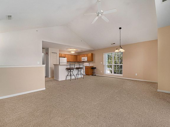 4th image of 29623 Nottingham Cir