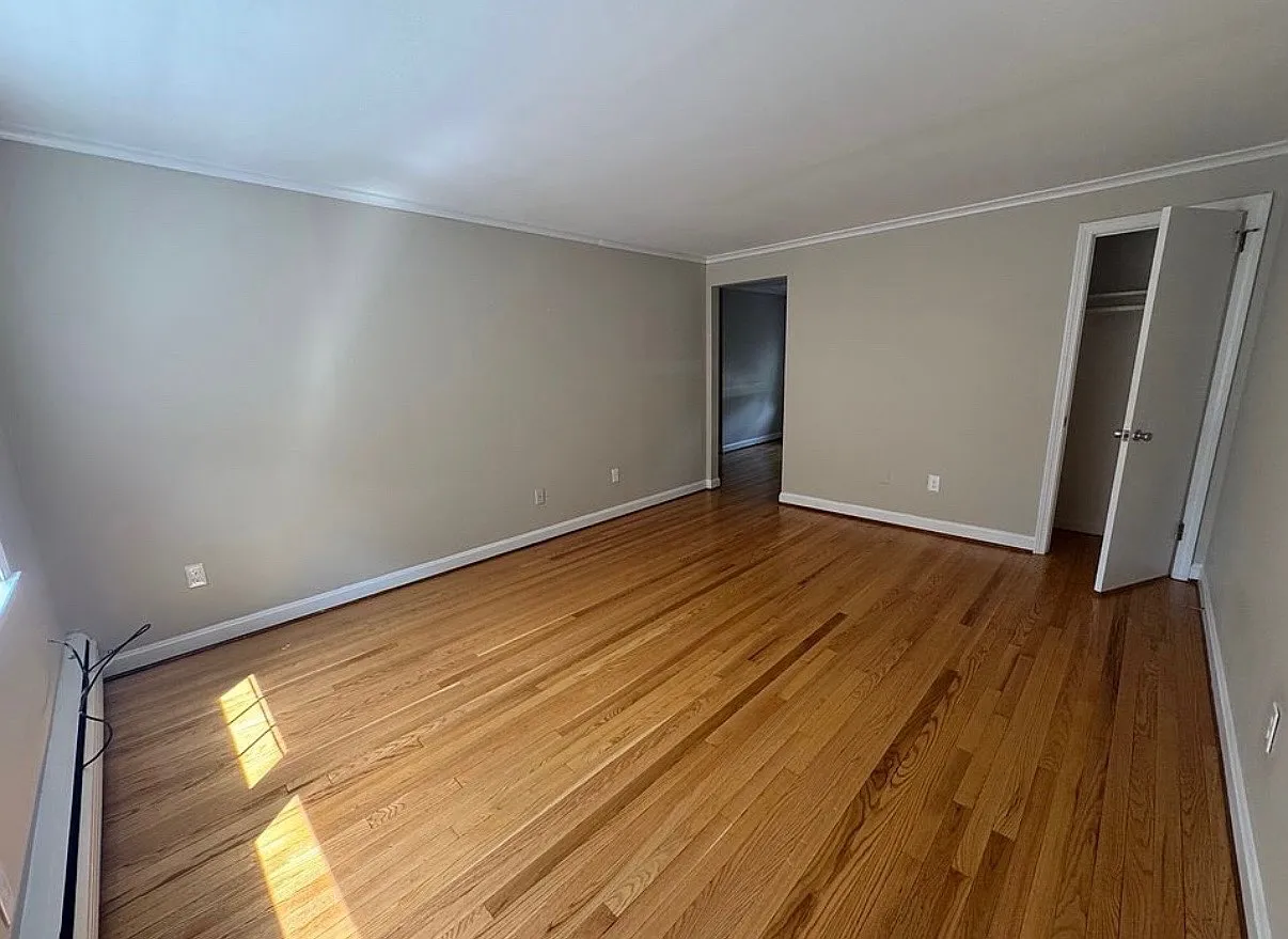 1 bed, 725 sqft, $1,905 — Photo 2