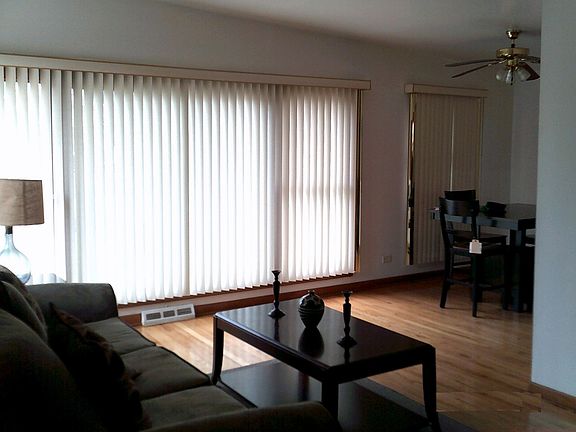 3rd image of 15429 Dobson Ave