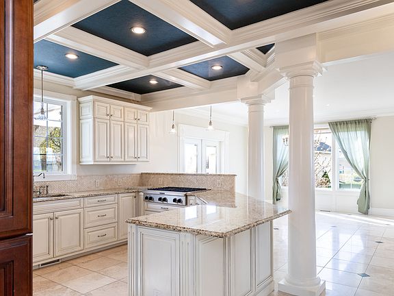 3rd image of 434 S Cardon Ridge Dr